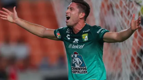 Santiago Ormeño celebrando un gol con León de México. (Foto: Twitter León de México)