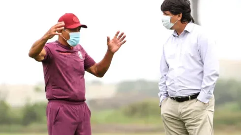 Héctor Chumpitaz seguirá en Universitario de Deportes. (Foto: Twitter Universitario)
