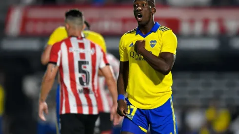 Luis Advíncula marcó el 1-0 para el triunfo de Boca Juniors ante Estudiantes. Foto: Boca Juniors