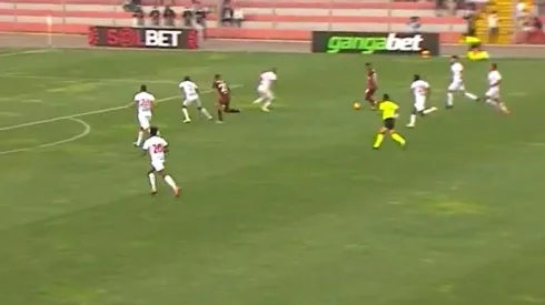 Golazo de Andy Polo para que Universitario gane a Ayacucho FC. (Foto: Captura de pantalla)