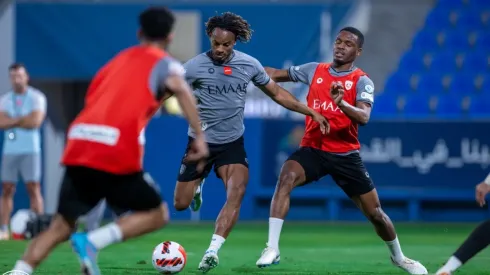 André Carrillo volvió a los entrenamientos y le da esperanza al comando técnico de Ricardo Gareca. Foto: Al-Hilal