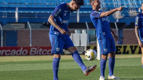 Paolo Guerrero fue considerado en lista para duelo ante America MG. Foto: Avaí FC