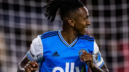 Volvió la magia: Yordy Reyna anotó con un gran cabezazo el 1-0 para Charlotte FC ante Chicago Fire en la MLS. (Foto: Getty Images)
