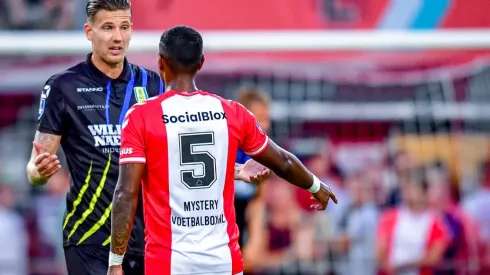 Con Miguel Araujo todo el partido, FC Emmen igualó 1-1 ante el Waalwijk. Foto: Eredivisie