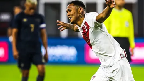 "De a pocos": Zambrano advierte a Reyna con serio mensaje. (Foto: Selección Peruana)