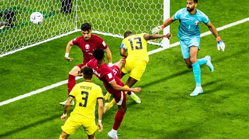 Ecuador anotó el 1-0, pero árbitro lo anuló tras revisión del VAR. (Foto: Getty Images)
