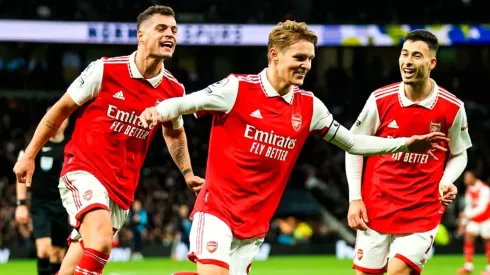 Arsenal cerca del título de la Premier: venció a Tottenham con contundencia
