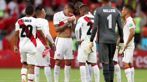 YEKATERINBURG, RUSSIA – JUNE 21:  Peru players look dejcted at half time during the 2018 FIFA World Cup Russia group C match between France and Peru at Ekaterinburg Arena on June 21, 2018 in Yekaterinburg, Russia.  (Photo by Catherine Ivill/Getty Images)
