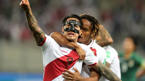LIMA, PERU - NOVEMBER 11: Gianluca Lapadula of Peru celebrates after scoring the first goal of his team during a match between Peru and Bolivia as part of FIFA World Cup Qatar 2022 Qualifiers at Estadio Nacional de Lima on November 11, 2021 in Lima, Peru. (Photo by Sebastian Castañeda - Pool/Getty Images)