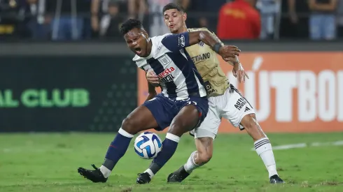 Alianza y Mineiro juegan un duro partido
