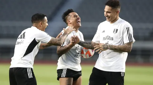 Selección Peruana publica risas e hinchas los critican