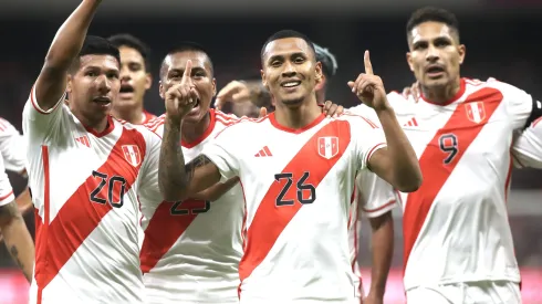 Edison Flores reacciona a postal con Bryan Reyna
