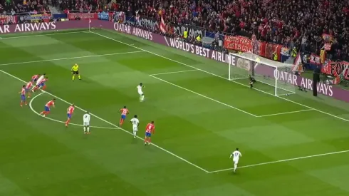 Vinicius falló un penal ante el Atlético de Madrid.