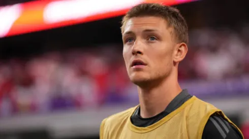 ¿Por qué no juega Oliver Sonne hoy en Perú vs. Bolivia?