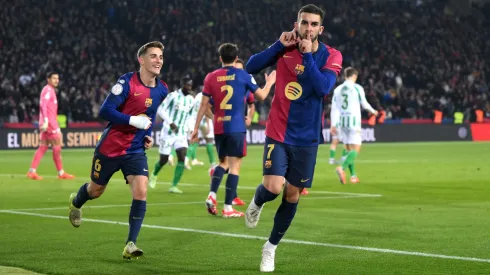 Ferran Torres festeja su gol en la goleada por 5-1 de Barcelona frente a Real Betis por la Copa del Rey.