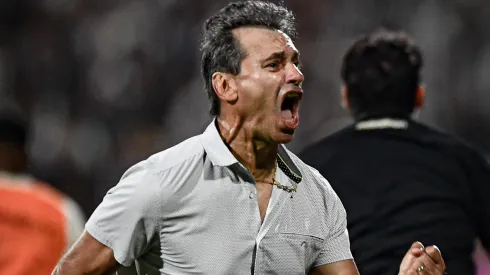 Fabián Bustos celebrando en Matute.