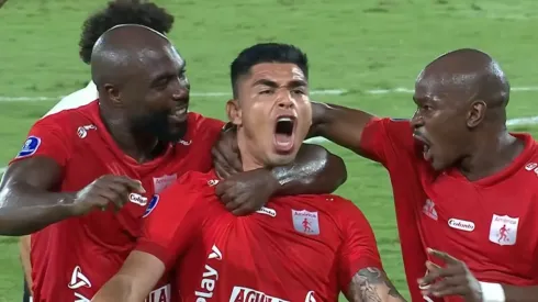 Luis Ramos marcó un golazo ante Corinthians.