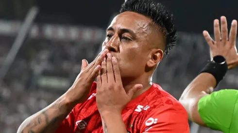 Christian Cueva celebrando en Matute.