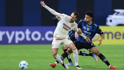Horacio Calcaterra y Patrik Mercado en el partido de Independiente del Valle vs Universitario en la Copa Libertadores 2025.