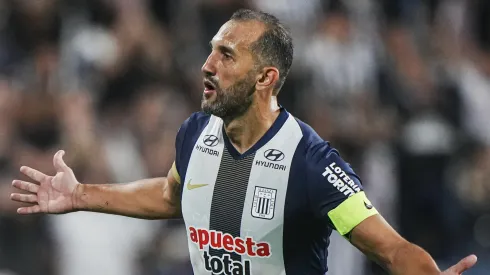 Hernán Barcos vuelve a jugar en el Torneo Apertura 2025 tras su expulsión ante Los Chankas.