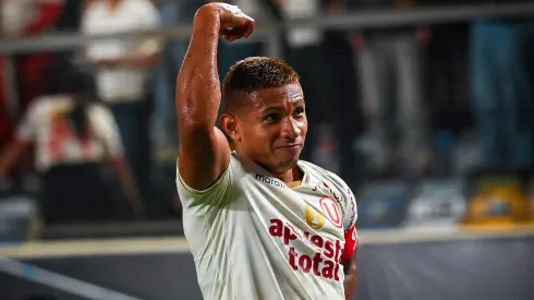 Universitario vs. Sporting Cristal.
