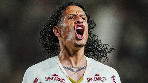 Williams Riveros y Universitario.
