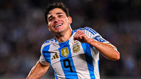 Julián Álvarez en su gol con Argentina a Chile.