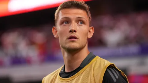 Oliver Sonne ya tiene su primer problema en la Premier League.