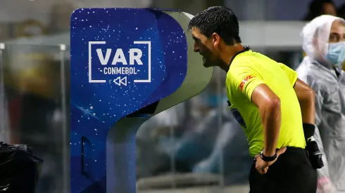 Conmebol cambiará el VAR.