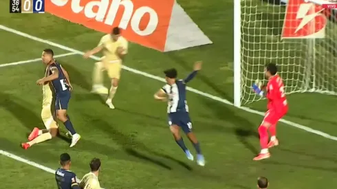 Facundo Callejo erró impresionante gol ante Alianza Lima.