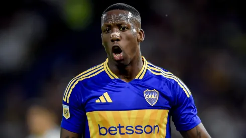Boca Juniors tomó decisión sobre Luis Advíncula.