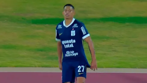 Golazo de Kevin Quevedo para Alianza Lima.