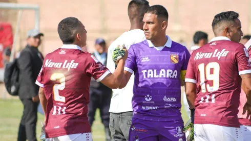 Jugadores de Atlético Torino celebrando.