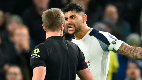 Tottenham, con nueve hombres, perdió en casa ante Liverpool