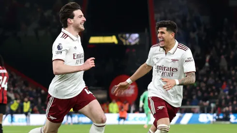 Arsenal venció al Bournemouth y sigue líder de la Premier League.
