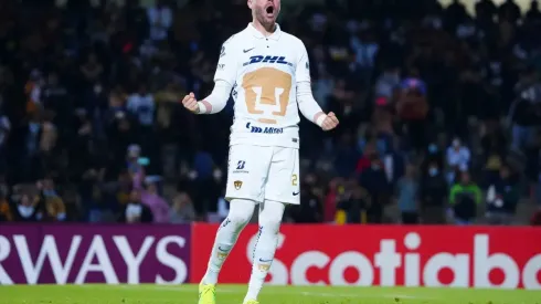 Arturo Ortiz festeja en CU
