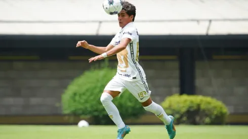 Miguel Carreón durante la semifinal de la Sub-18.
