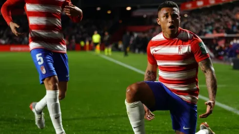 Darwin Machís festeja un gol con el Granada
