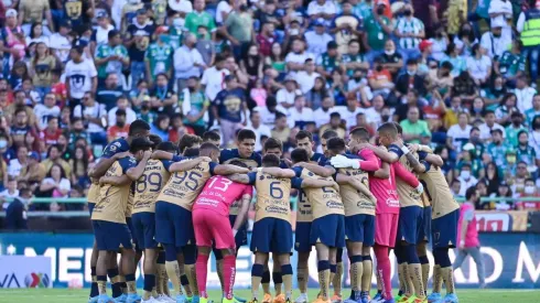 Pumas en la charla previa al juego.
