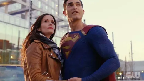 Tyler Hoechlin y Elizabeth Tulloch en Supergirl
