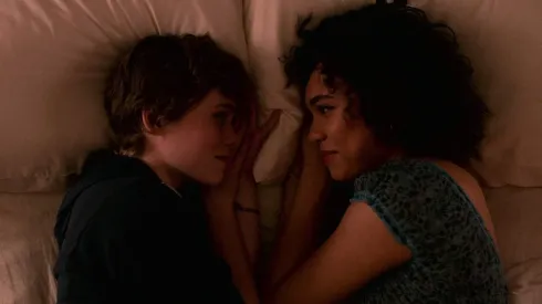 Sophia Lillis y Sofia Bryant en "Esta mierda me supera"
