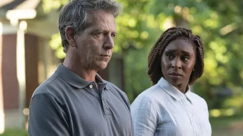 Ben Mendelsohn y Cynthia Erivo en The Outsider
