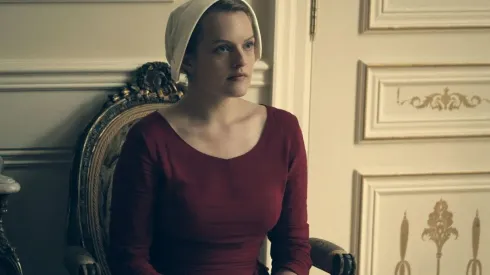 Elisabeth Moss en The Handmaid's Tale
