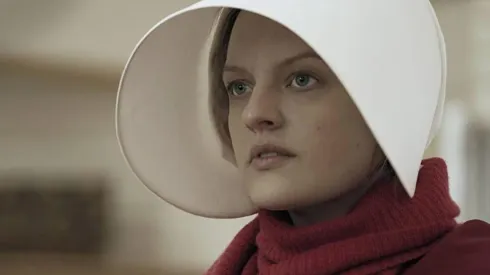 Elisabeth Moss en The Handmaid's Tale
