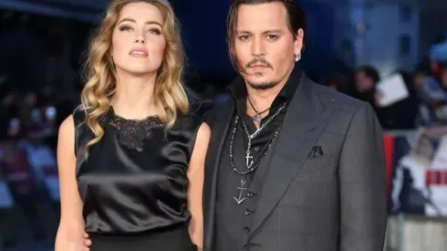 Johnny Depp y Amber Heard en un evento
