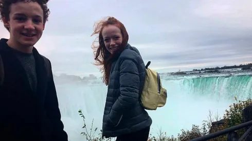 ¿Amybeth McNulty está de novia con Louis Hynes?