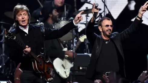 Paul McCartney y Ringo Starr en una ceremonia del Salón de la fama del Rock en 2015 (Foto: Getty)
