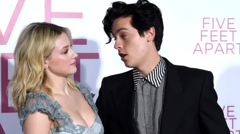 Lili Reinhart y Cole Sprouse
