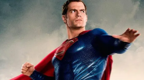 Aunque Warner Bros. no lo quiera: un actor de DC quiere a Henry Cavill como Superman.
