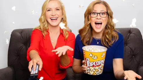 Angela Kinsey y Jenna Fischer interpretaron a Angela Martin y Pam Beasly respectivamente.
